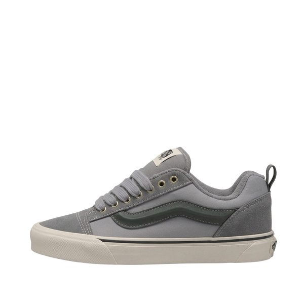 Tennis Knu Skool para hombre color gris
